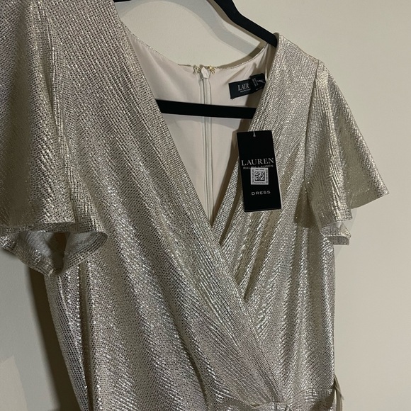 Lauren Ralph Lauren NWT Belted Metallic Knit Flutter Sleeve Gown Size 4 - Picture 10 of 12
